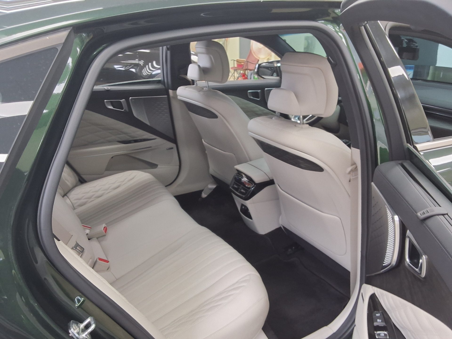2022 - kia k8