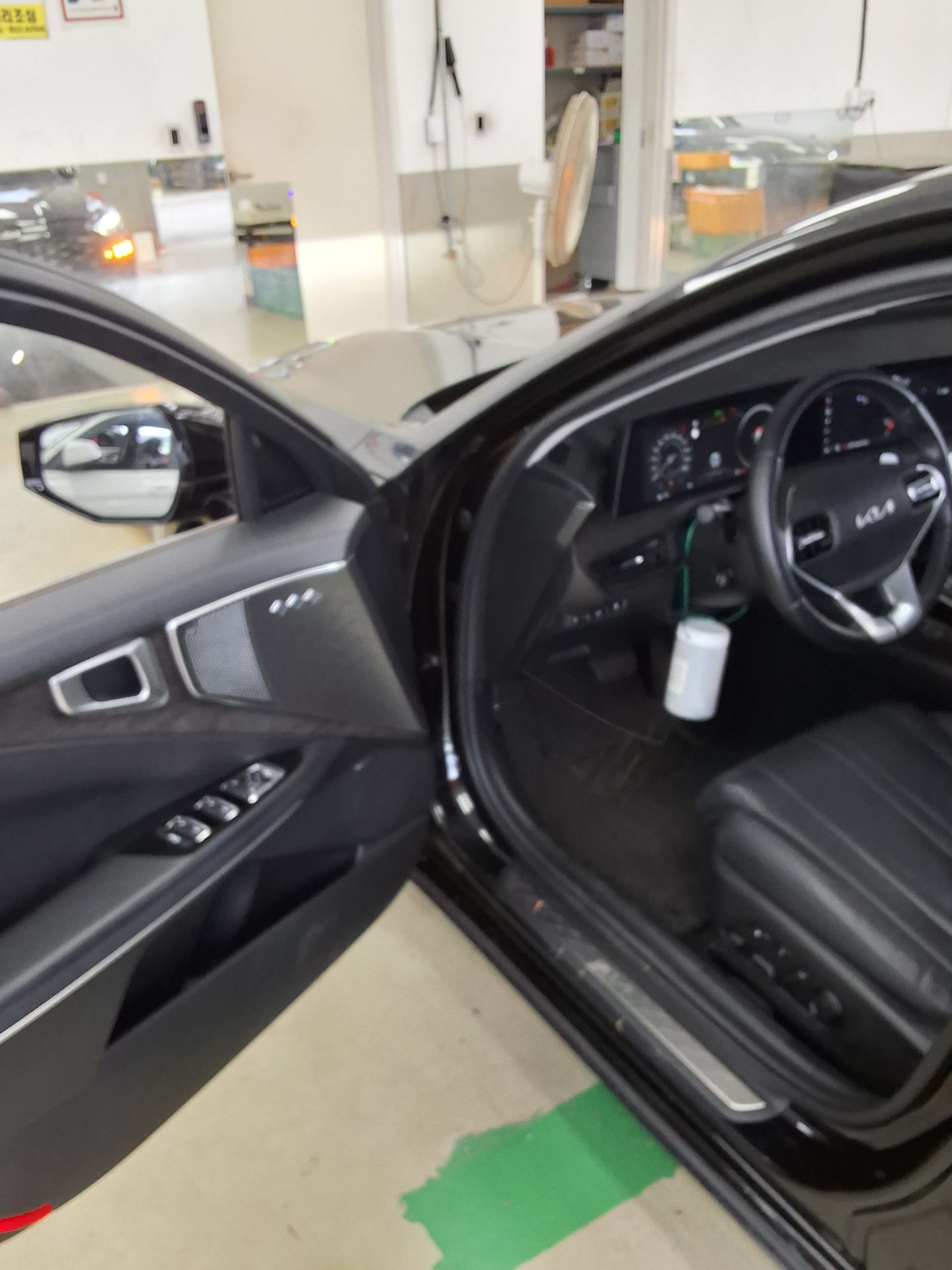 2023 - kia k8