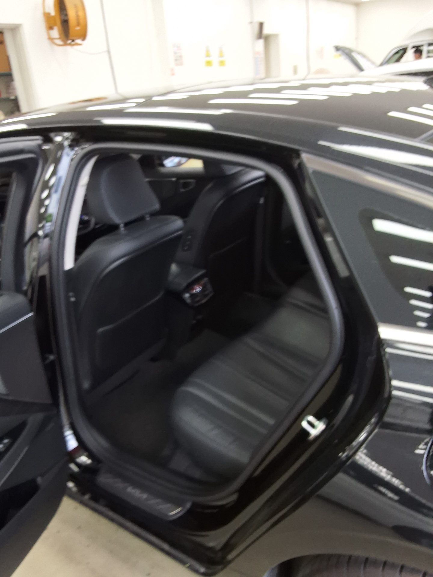 2023 - kia k8
