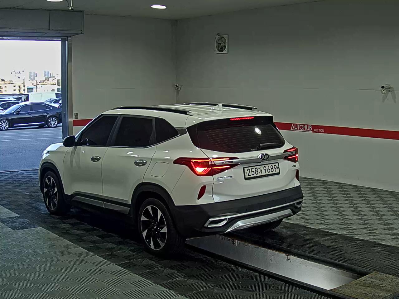 2021 - kia seltos