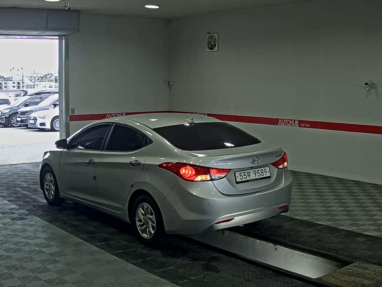 2012 - hyundai avante