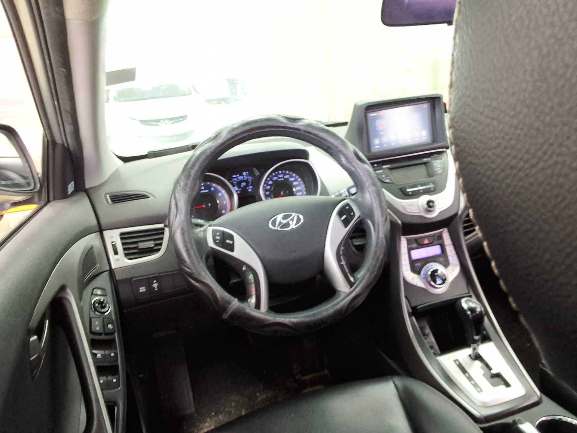 2012 - hyundai avante