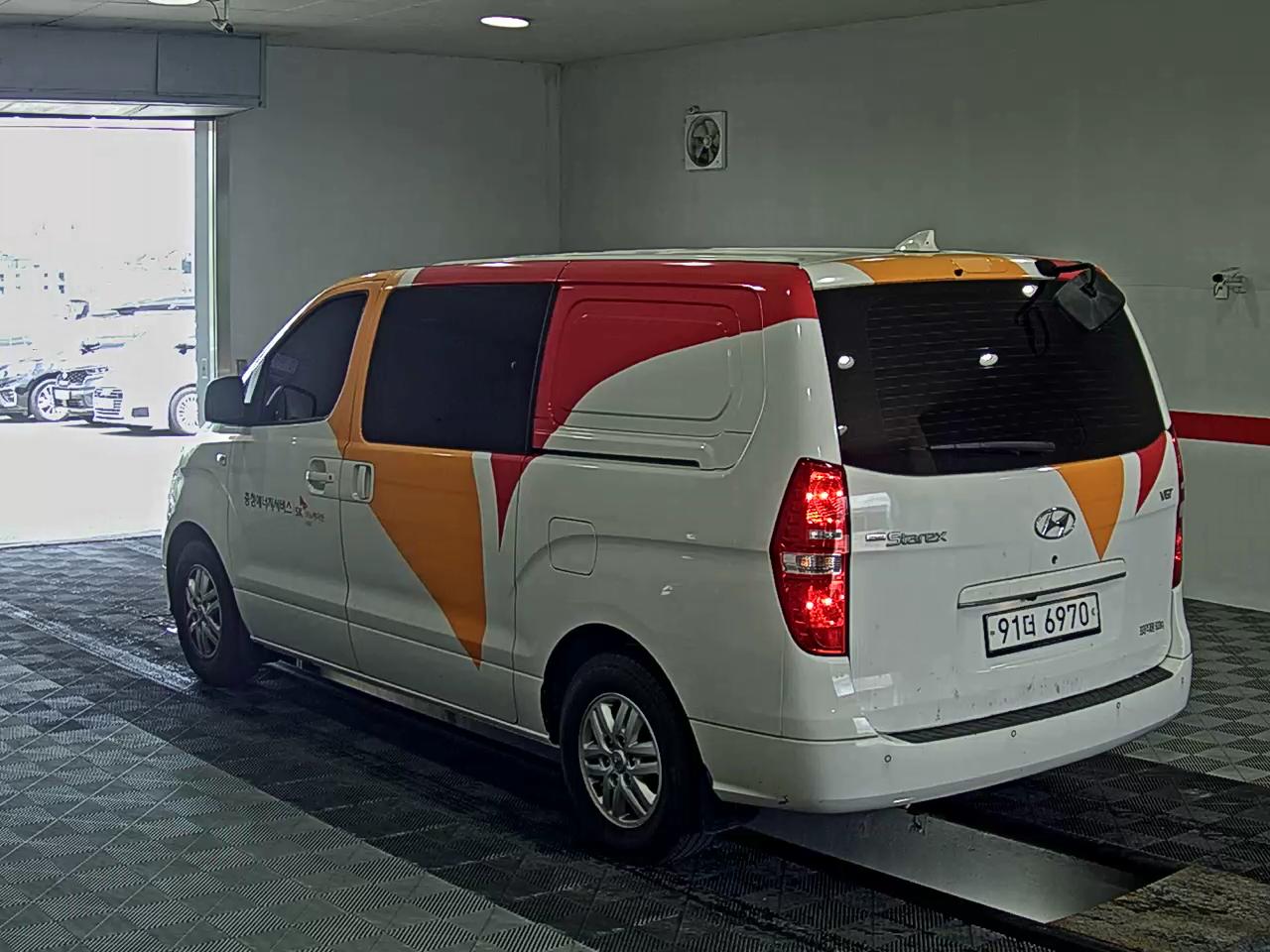 2019 - hyundai grand starex