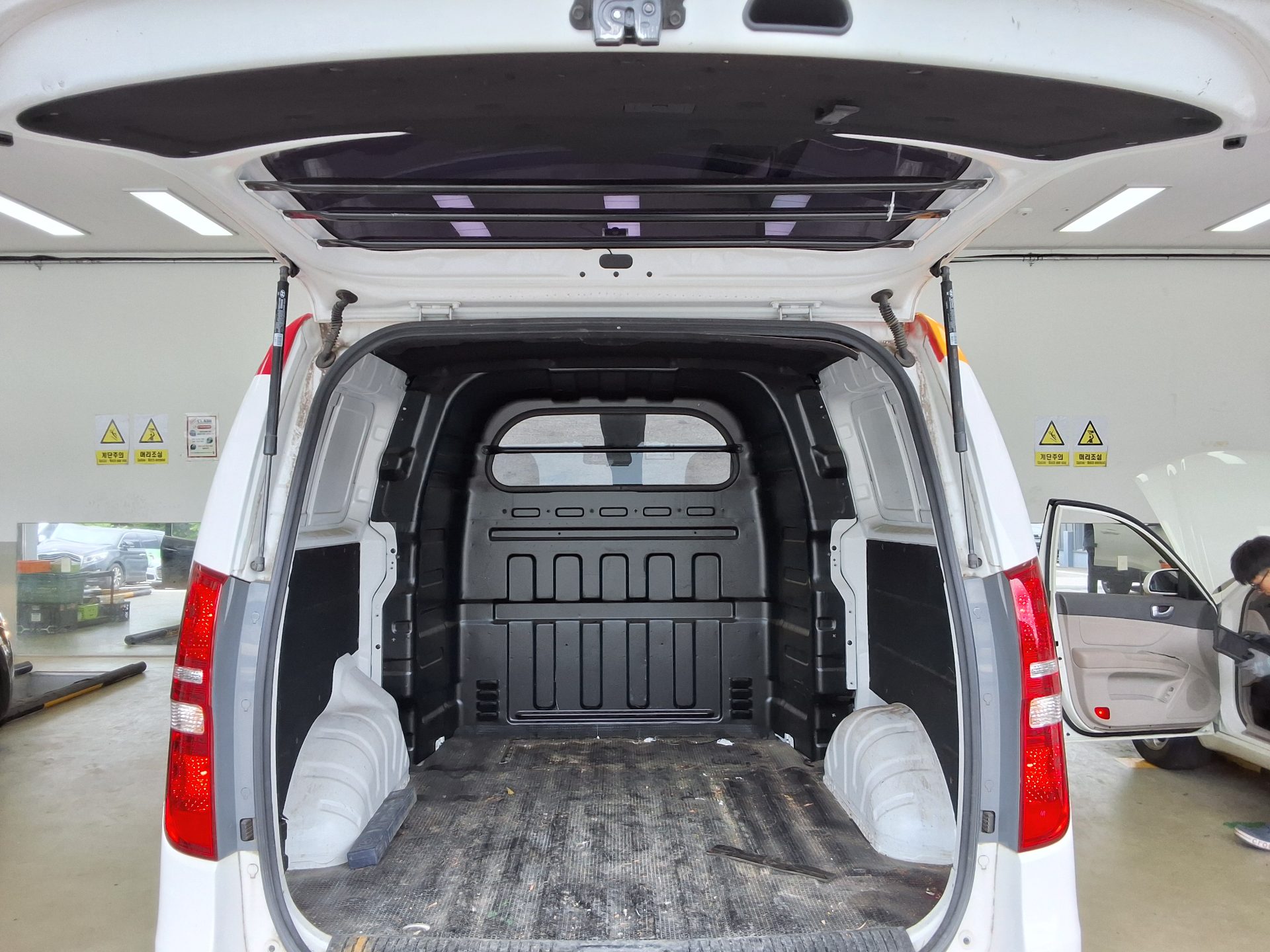 2019 - hyundai grand starex