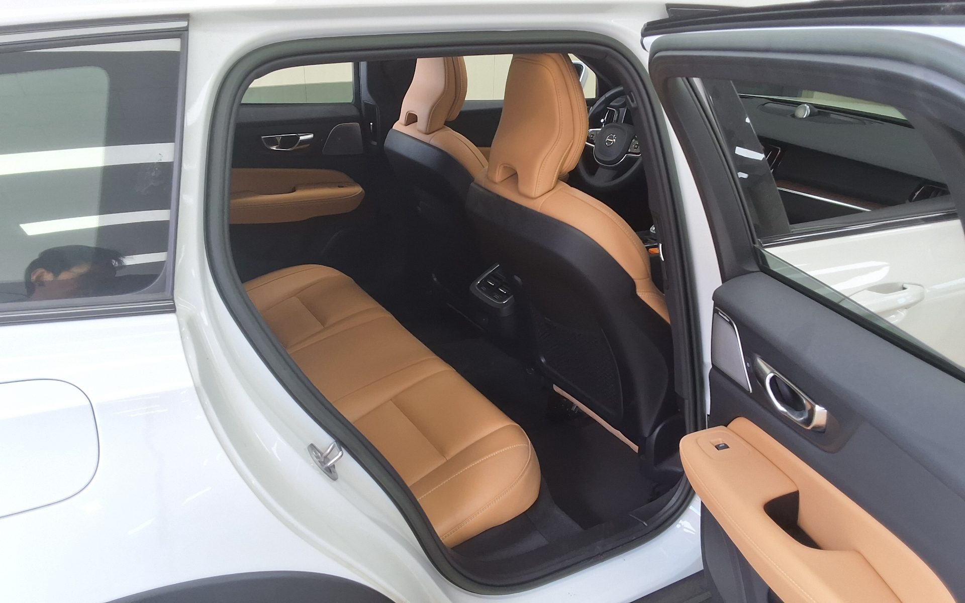 2023 - volvo v60