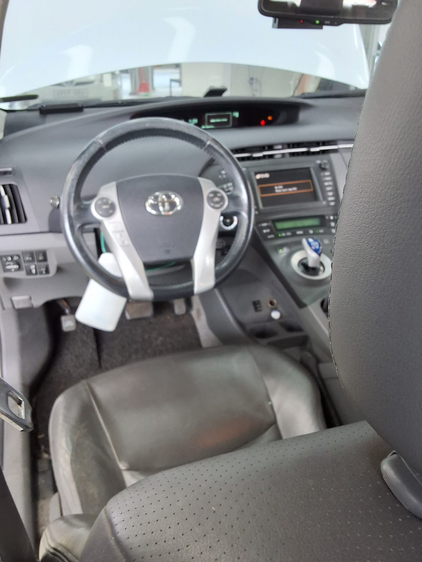 2011 - toyota prius