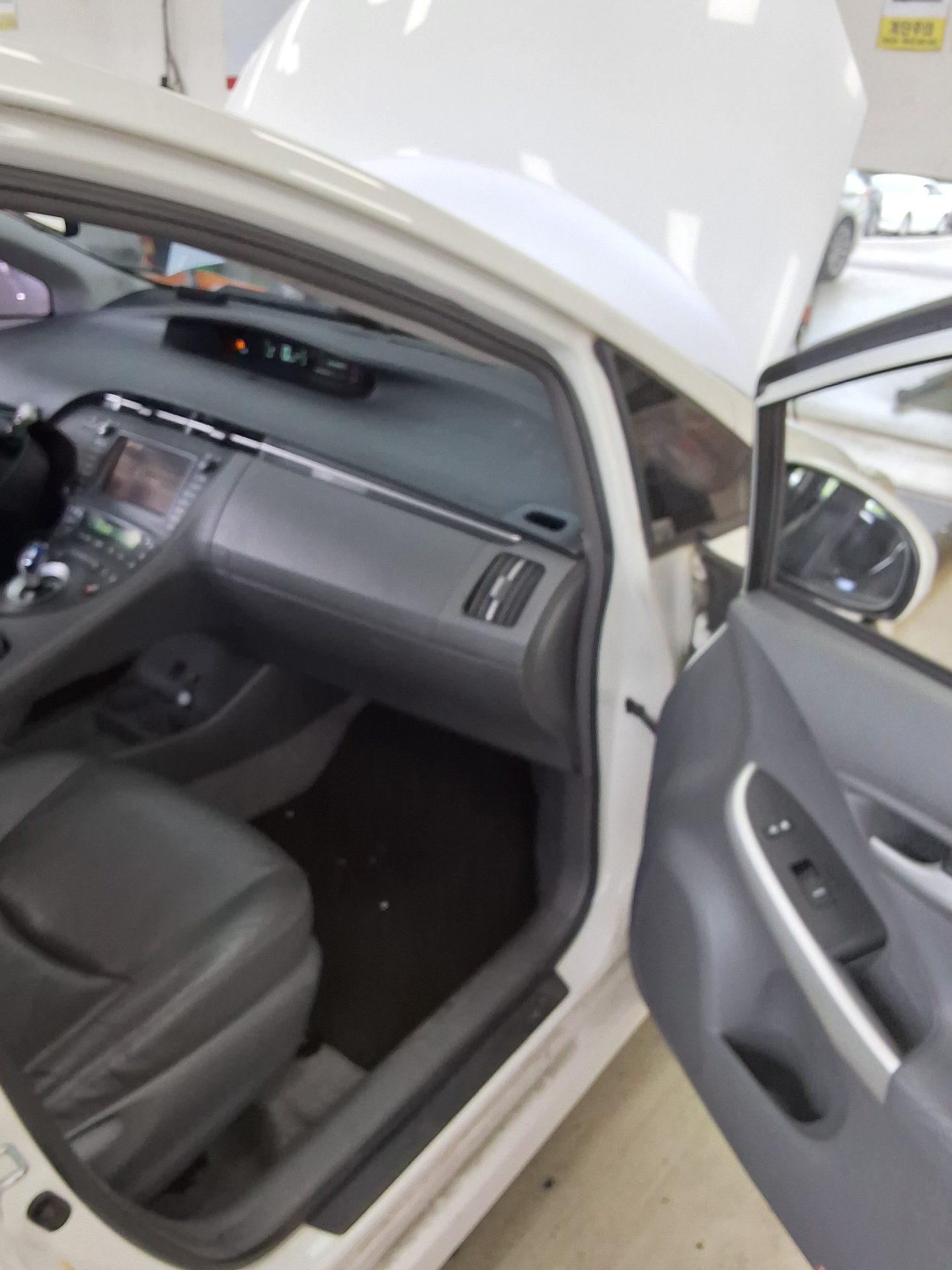 2011 - toyota prius