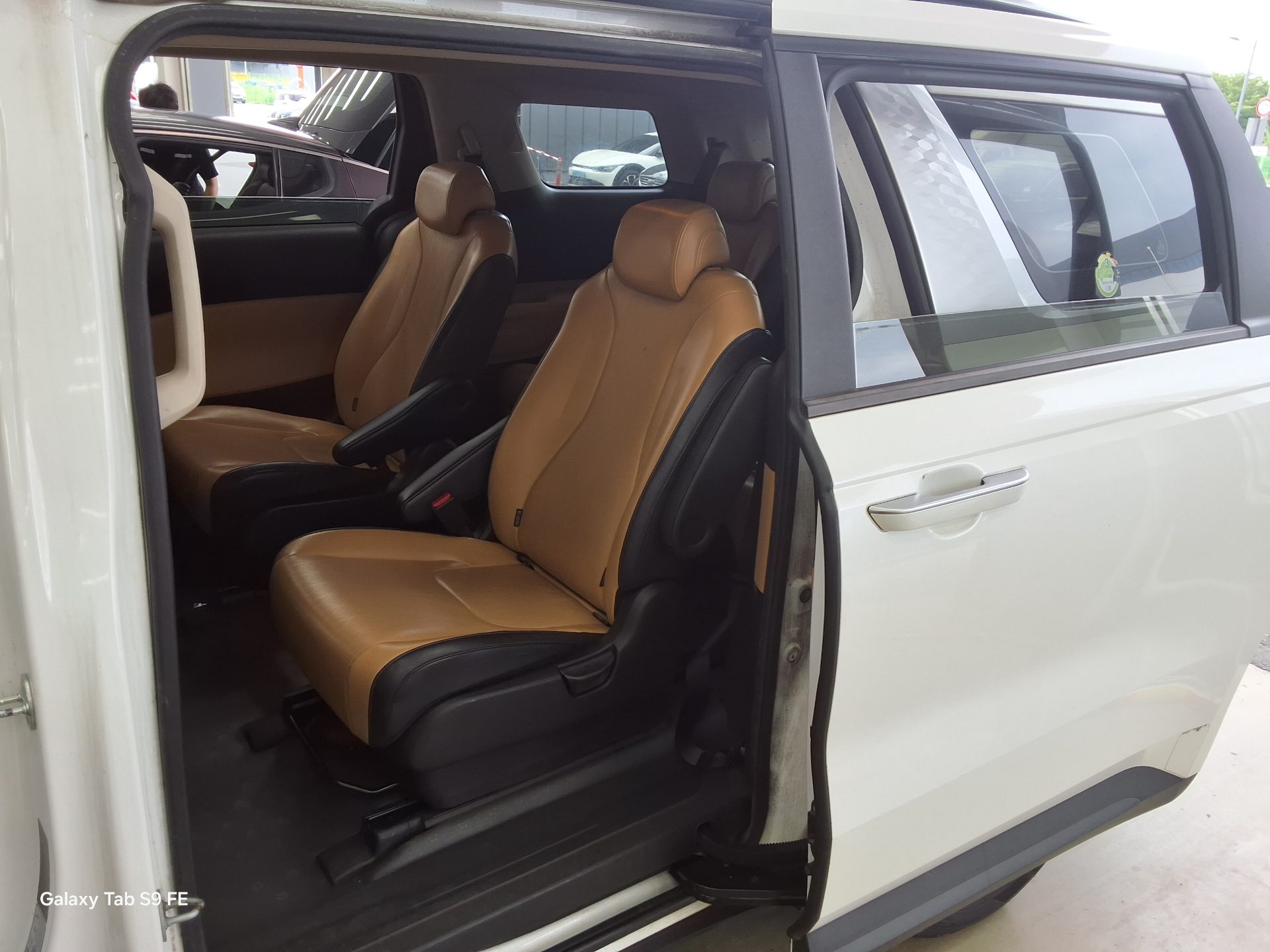 2021 - kia carnival
