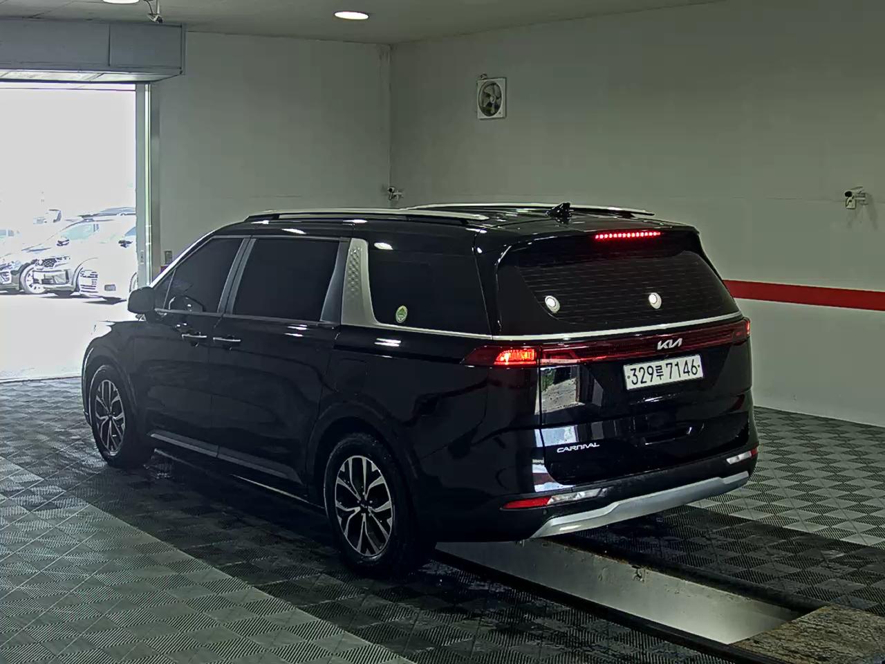 2023 - kia carnival