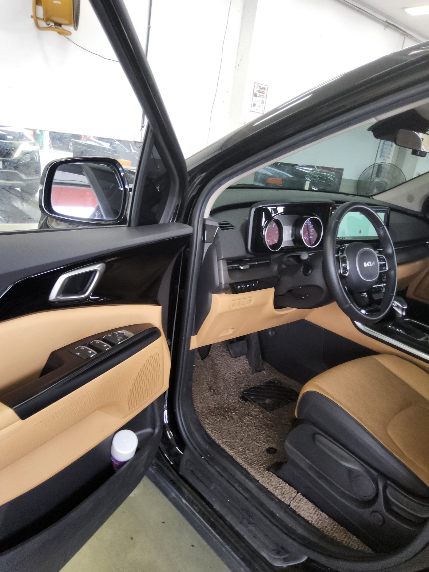 2023 - kia carnival