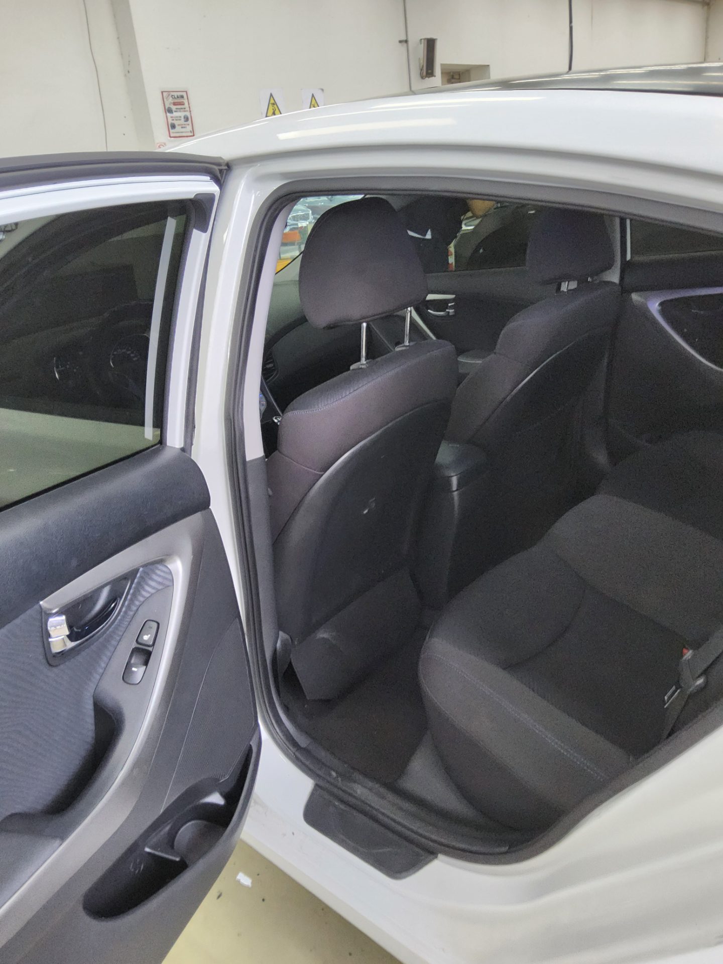 2012 - hyundai avante