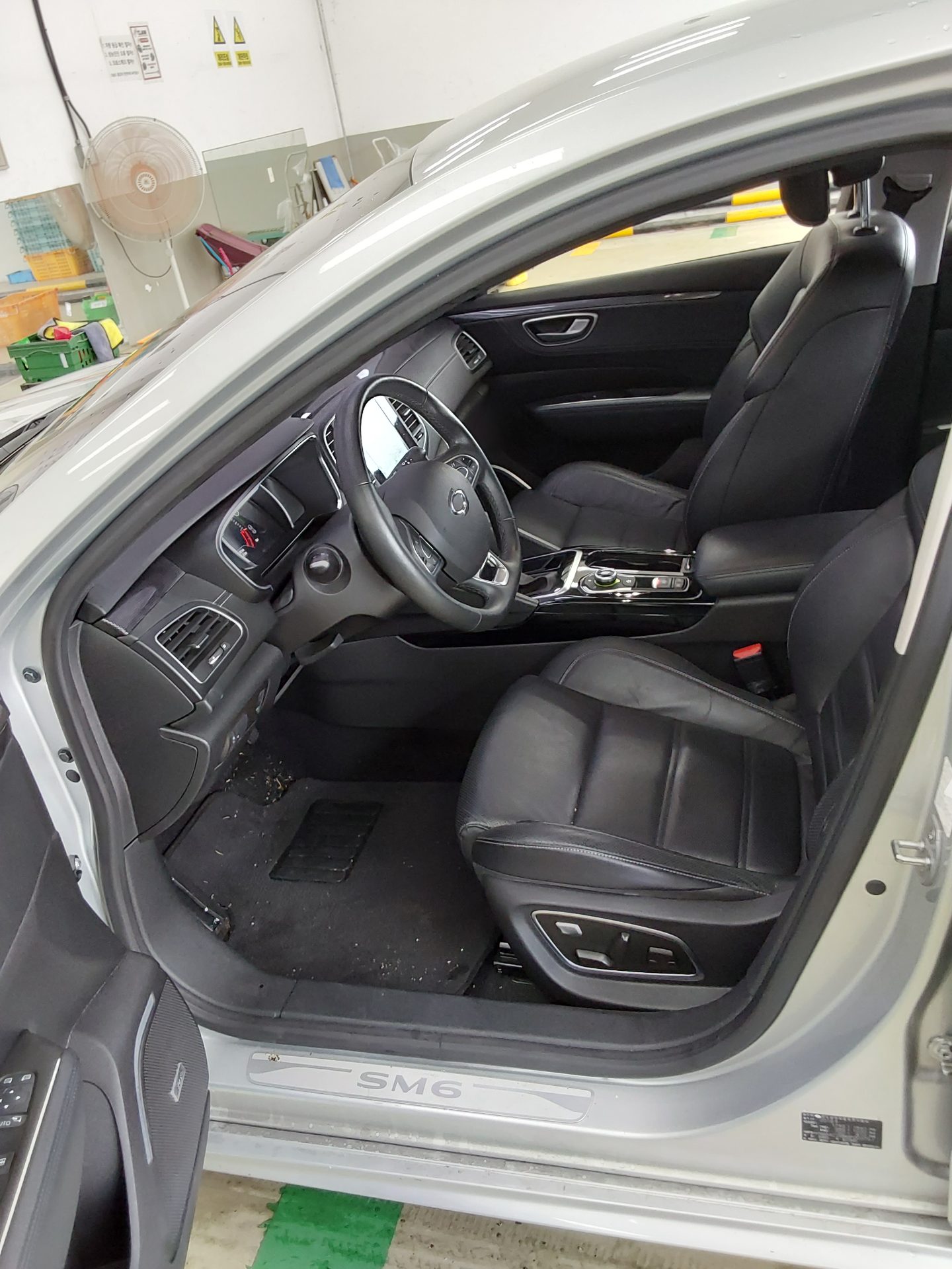 2016 - renault sm6