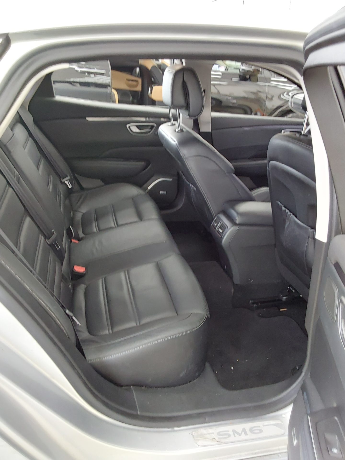 2016 - renault sm6