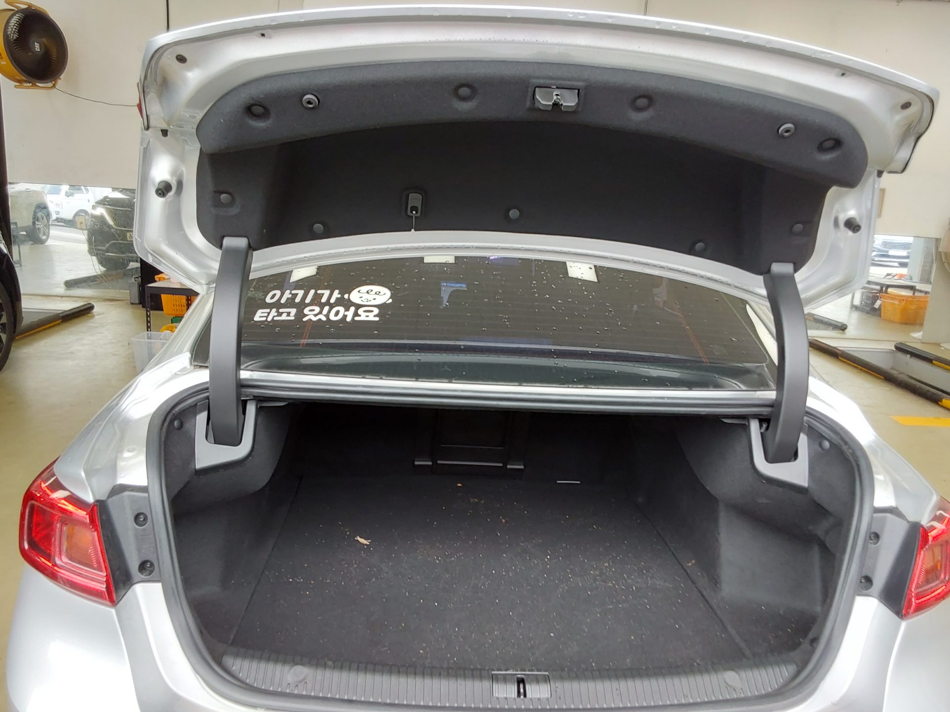 2016 - renault sm6