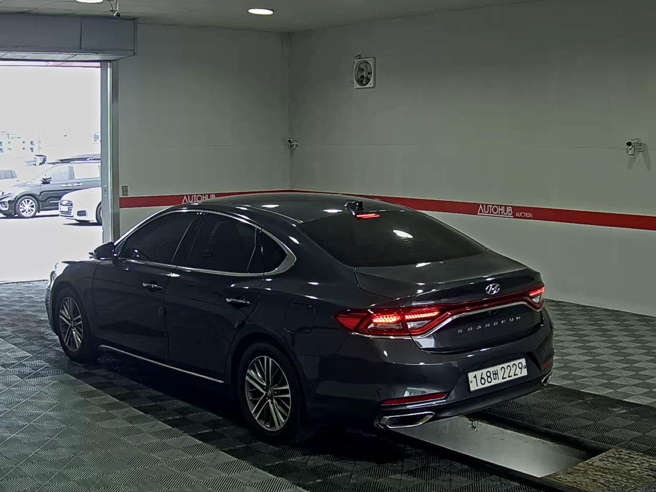 2018 - hyundai grandeur