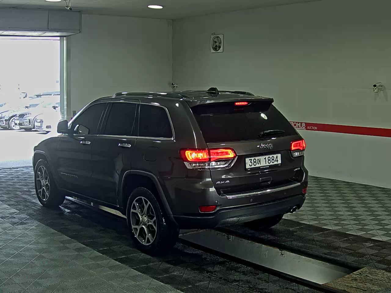 2019 - jeep grand cherokee