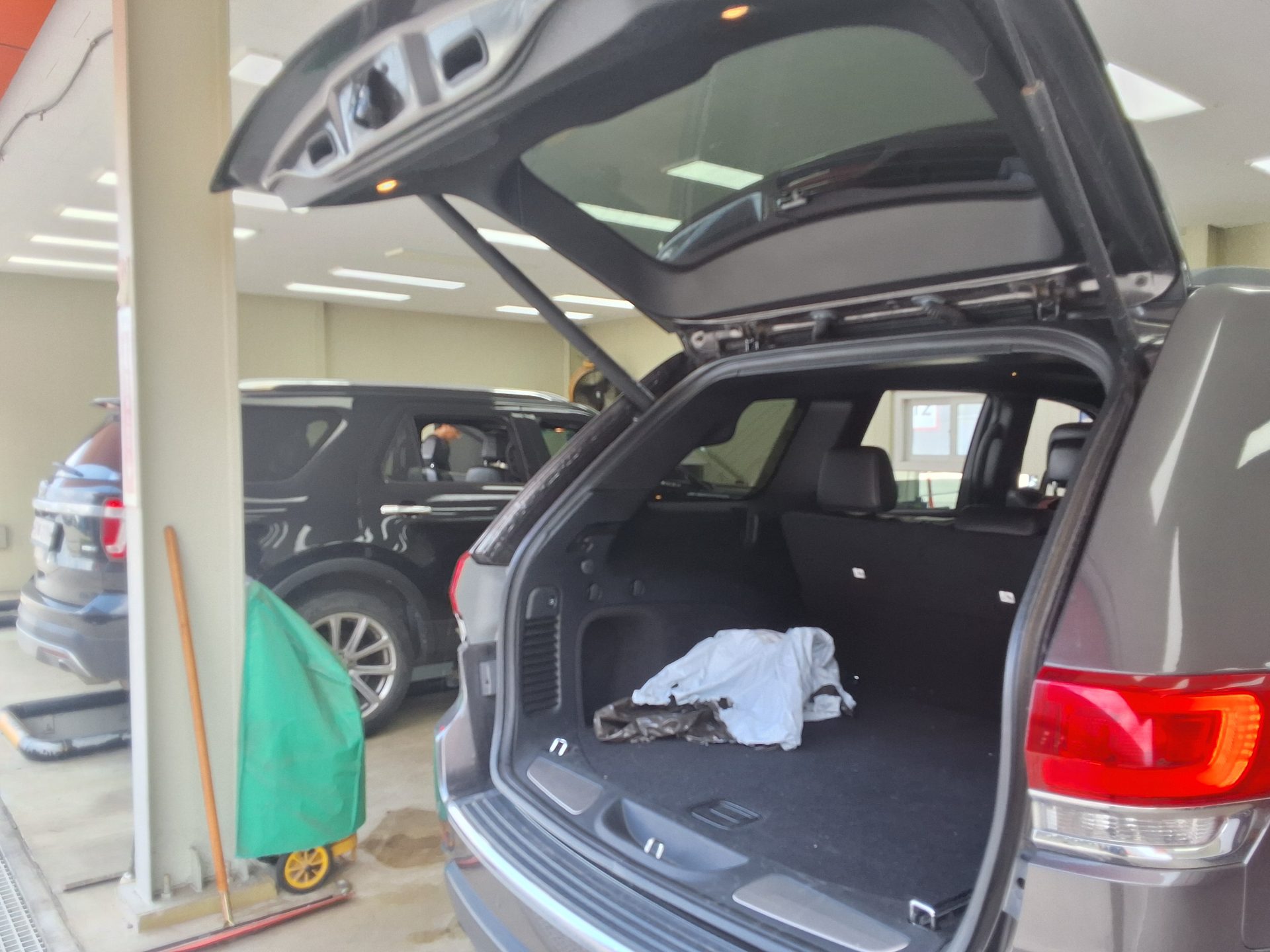 2019 - jeep grand cherokee