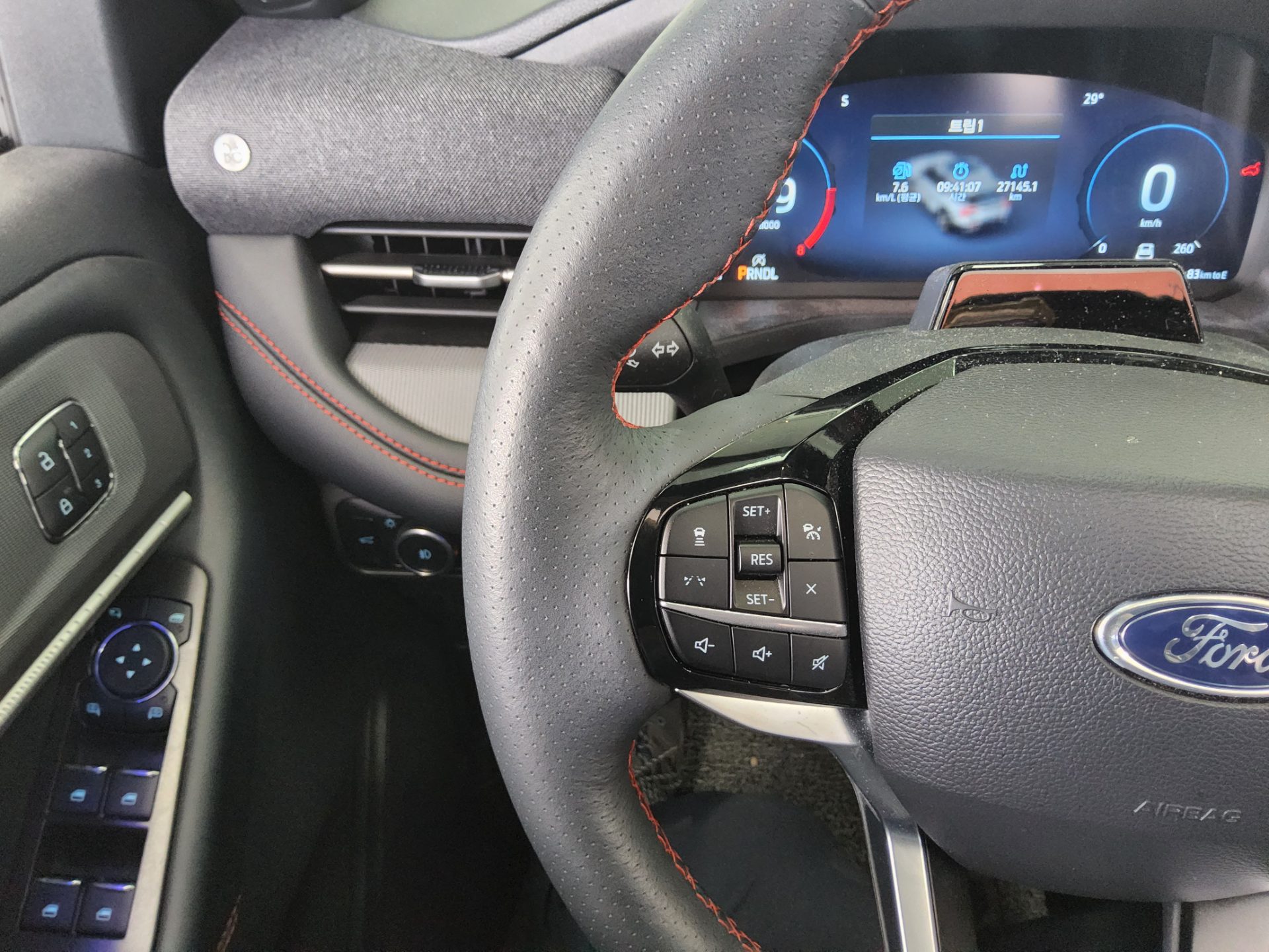 Ford Explorer 2025 — صورة 10