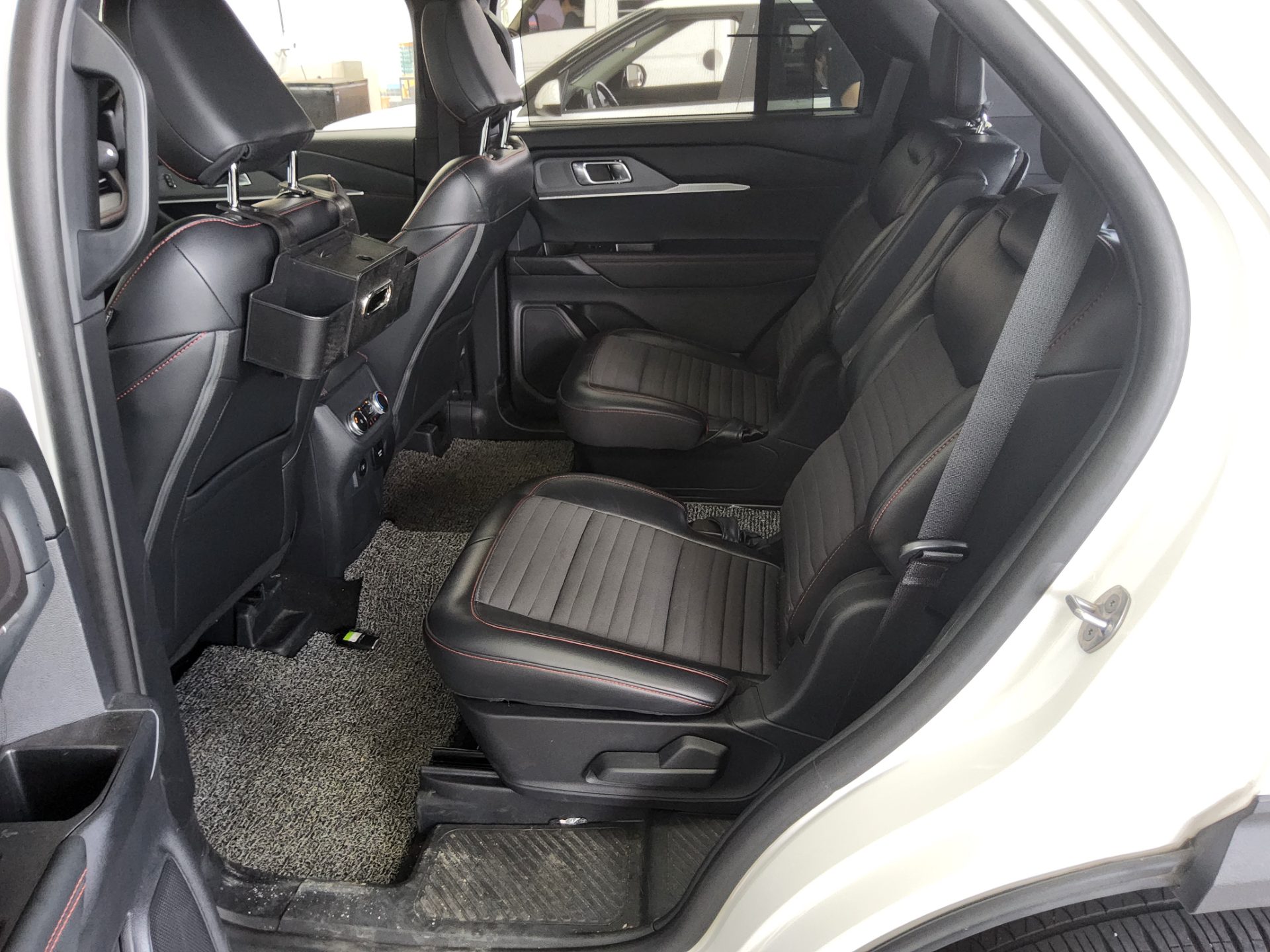 Ford Explorer 2025 — صورة 5