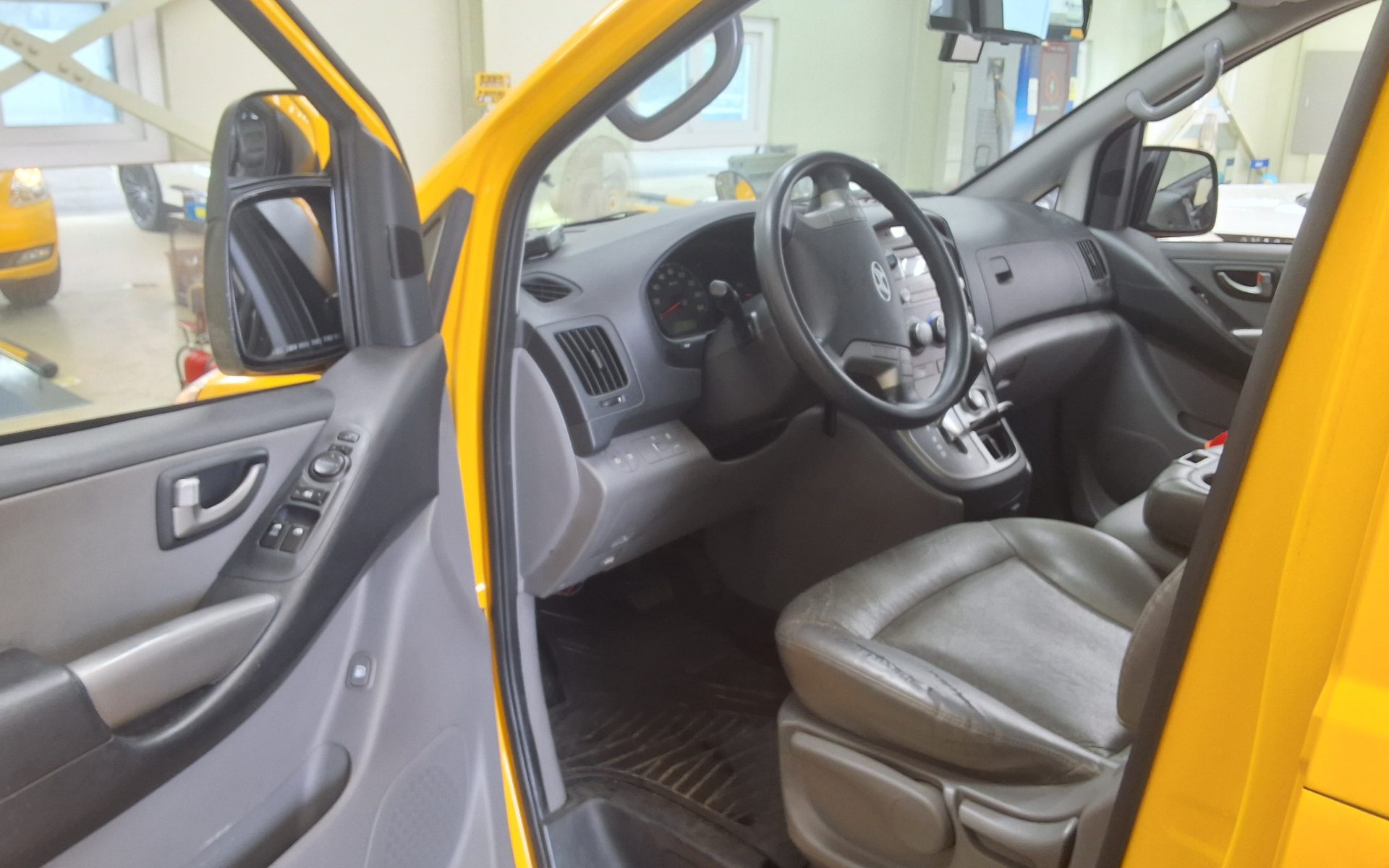 2015 - hyundai grand starex