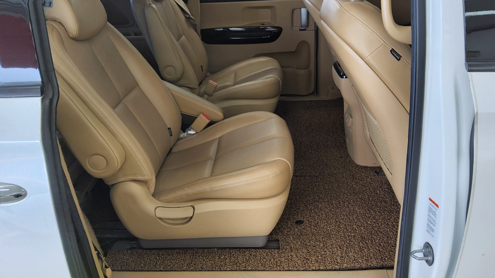 2019 - kia carnival