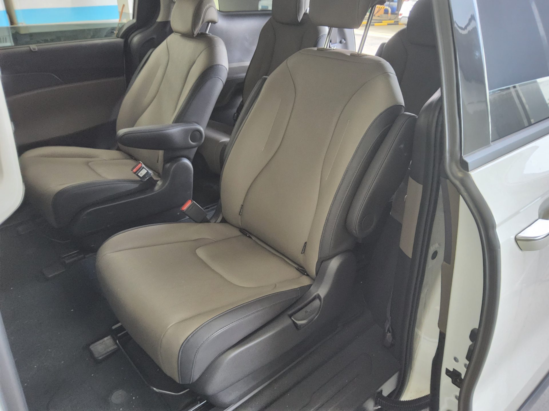 2024 - kia carnival