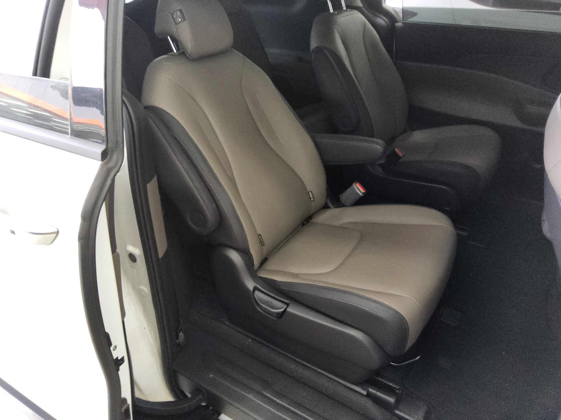 2024 - kia carnival