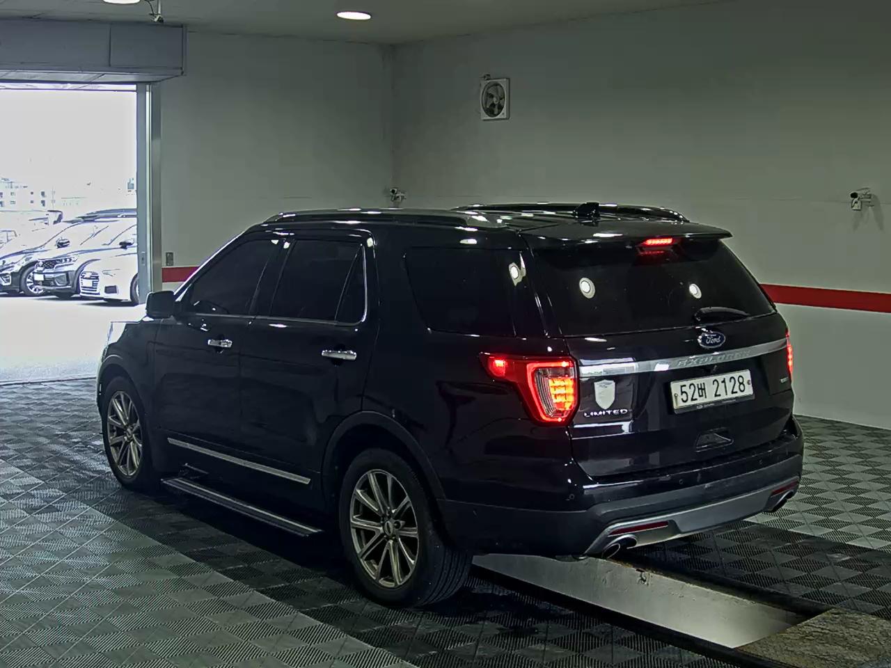 2017 - ford explorer
