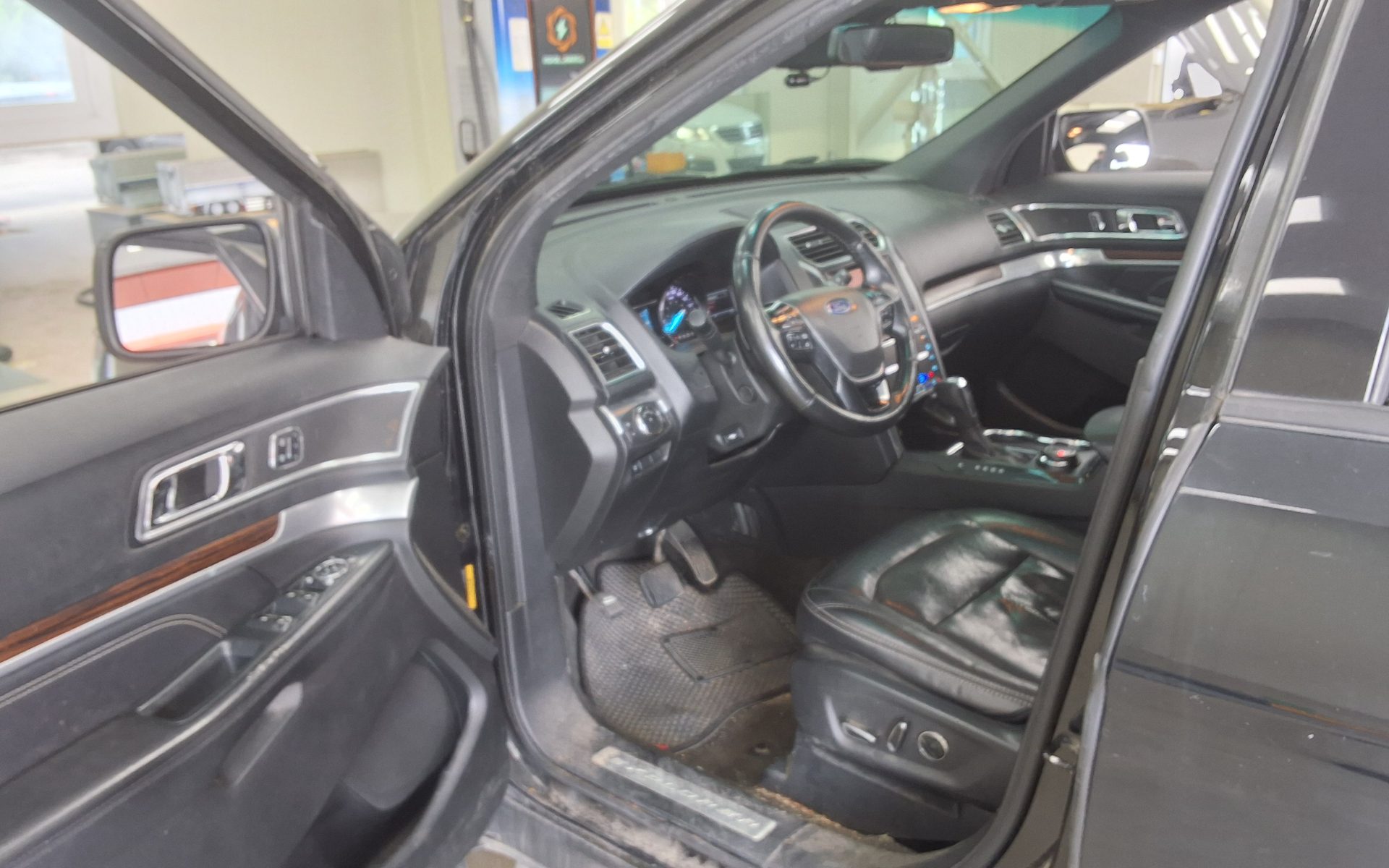 2017 - ford explorer