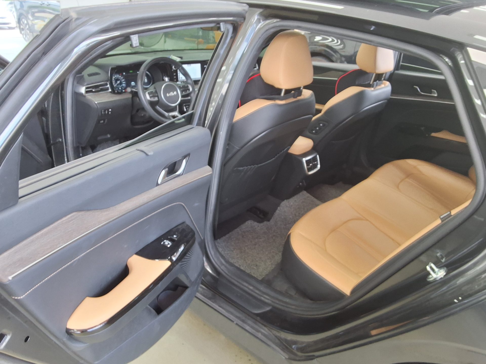 2023 - kia k5