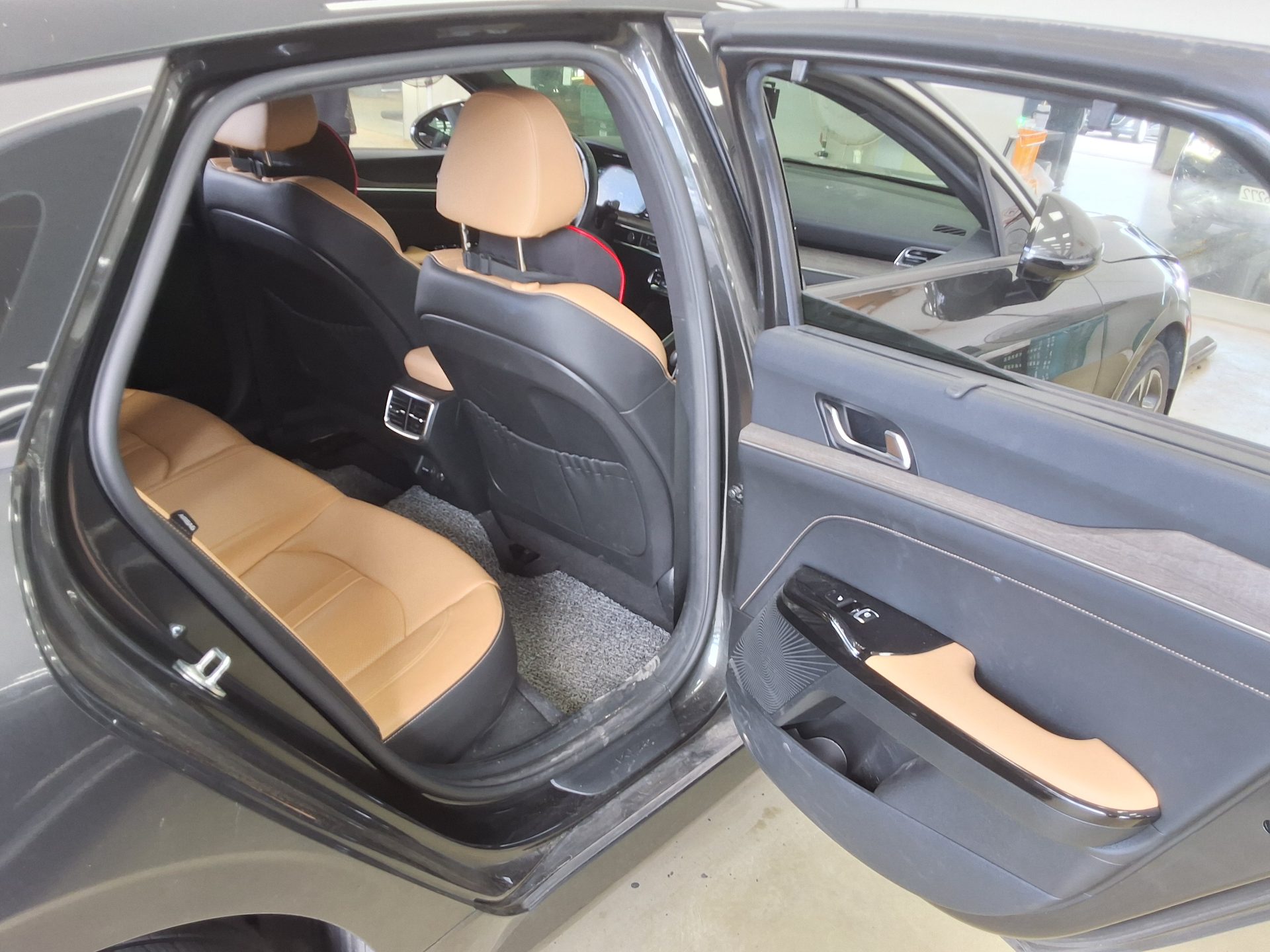 2023 - kia k5