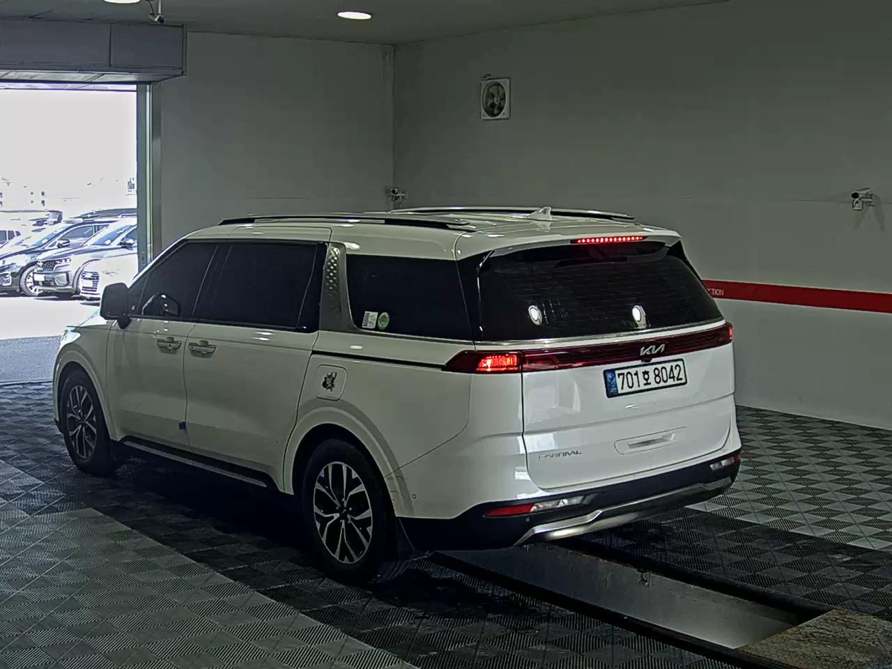 2023 - kia carnival