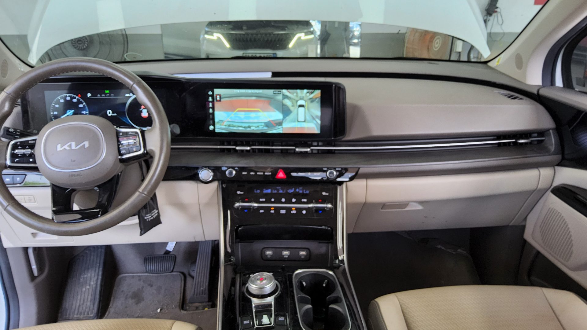 2023 - kia carnival