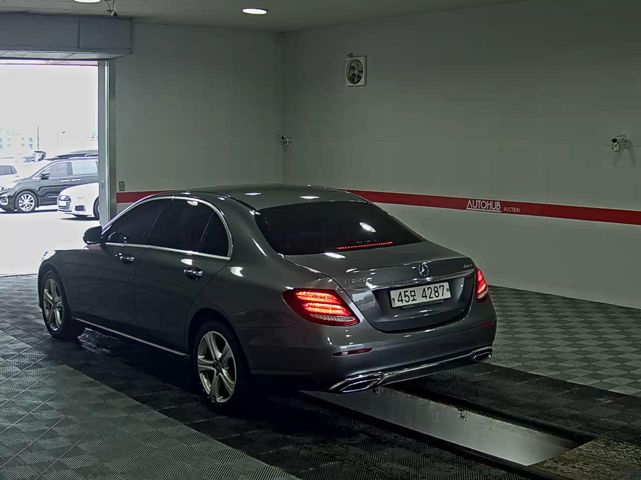 2017 - mercedes-benz e220d