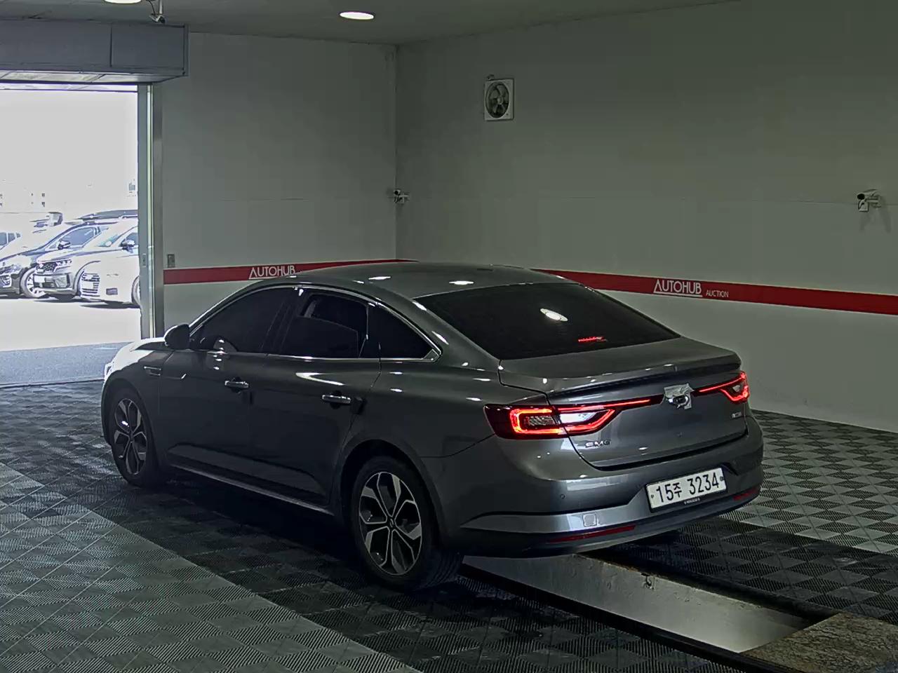 2019 - renault sm6