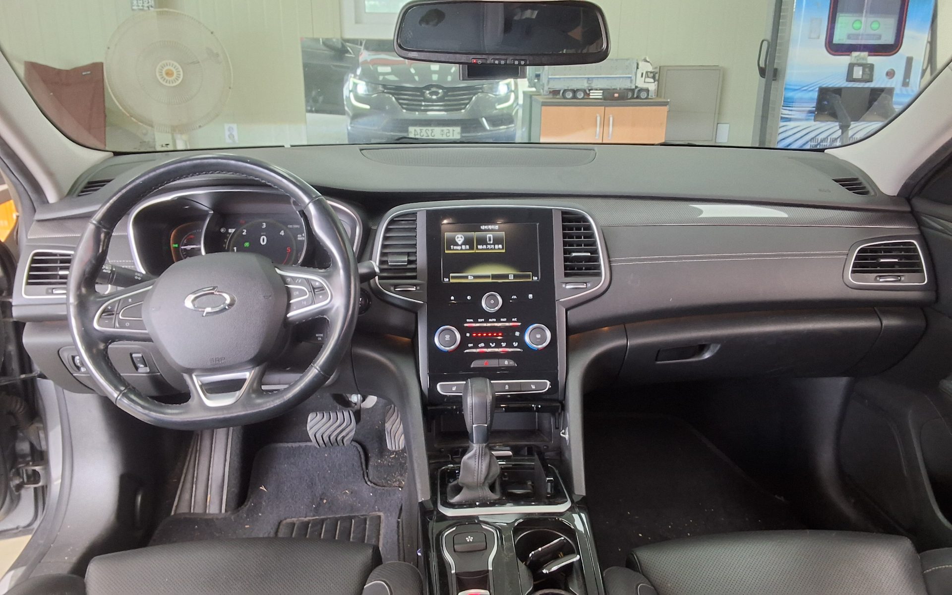 2019 - renault sm6