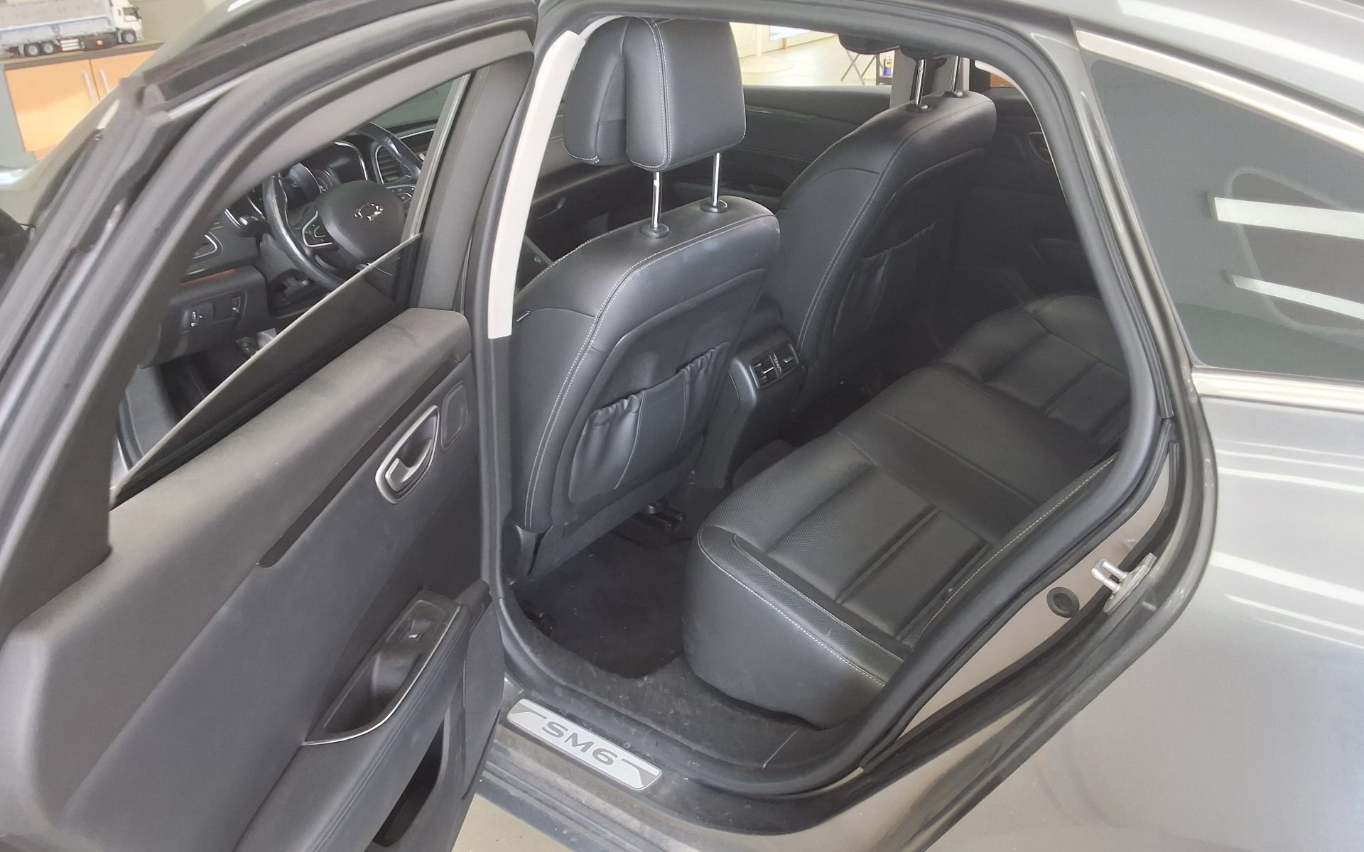 2019 - renault sm6