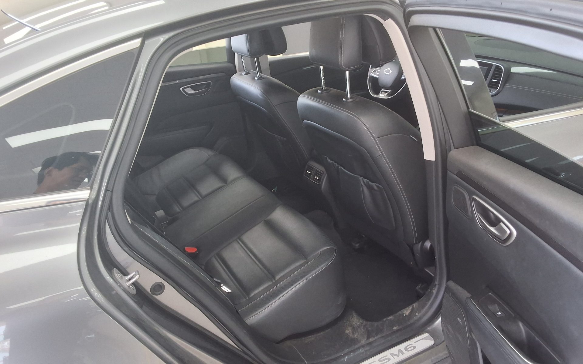 2019 - renault sm6