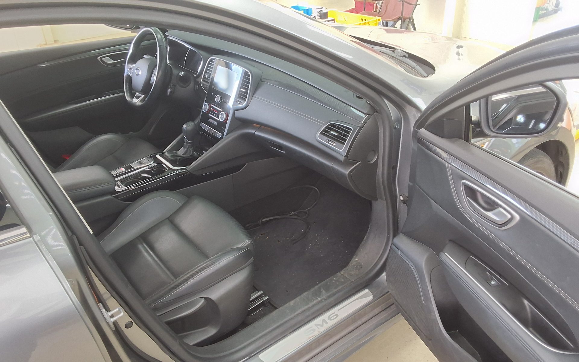 2019 - renault sm6