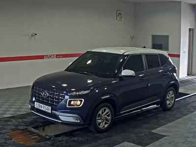 HYUNDAI VENUE