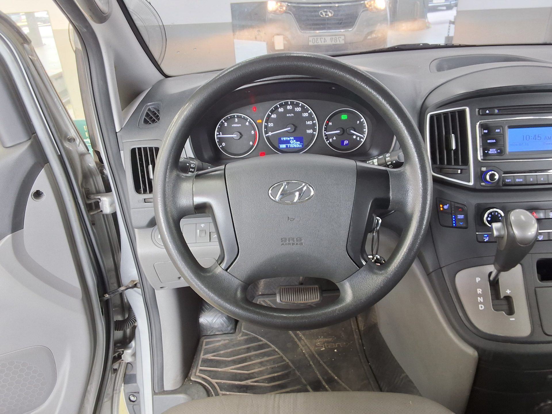 2019 - hyundai grand starex