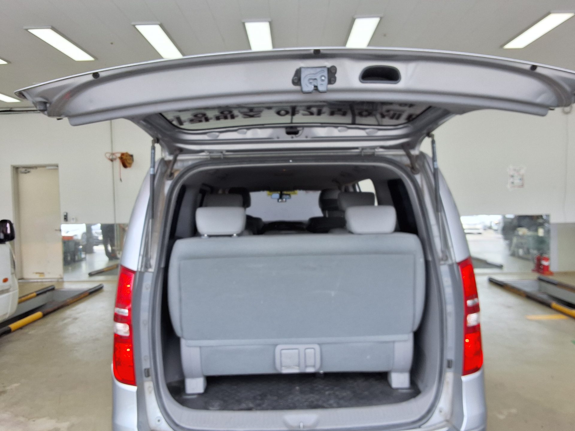 2019 - hyundai grand starex