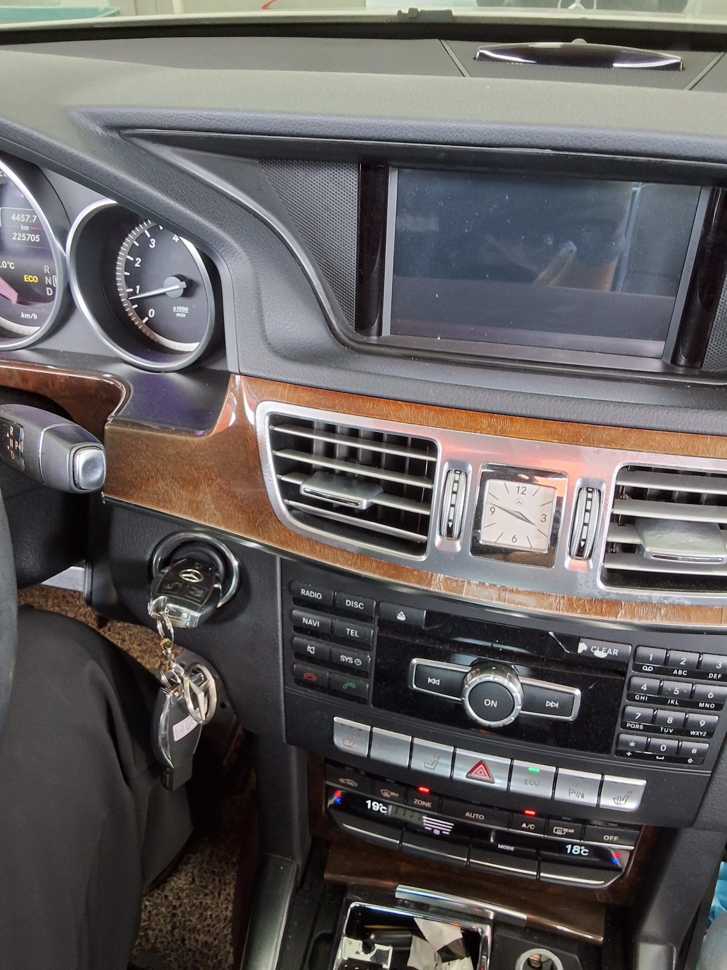 2014 - mercedes-benz e200