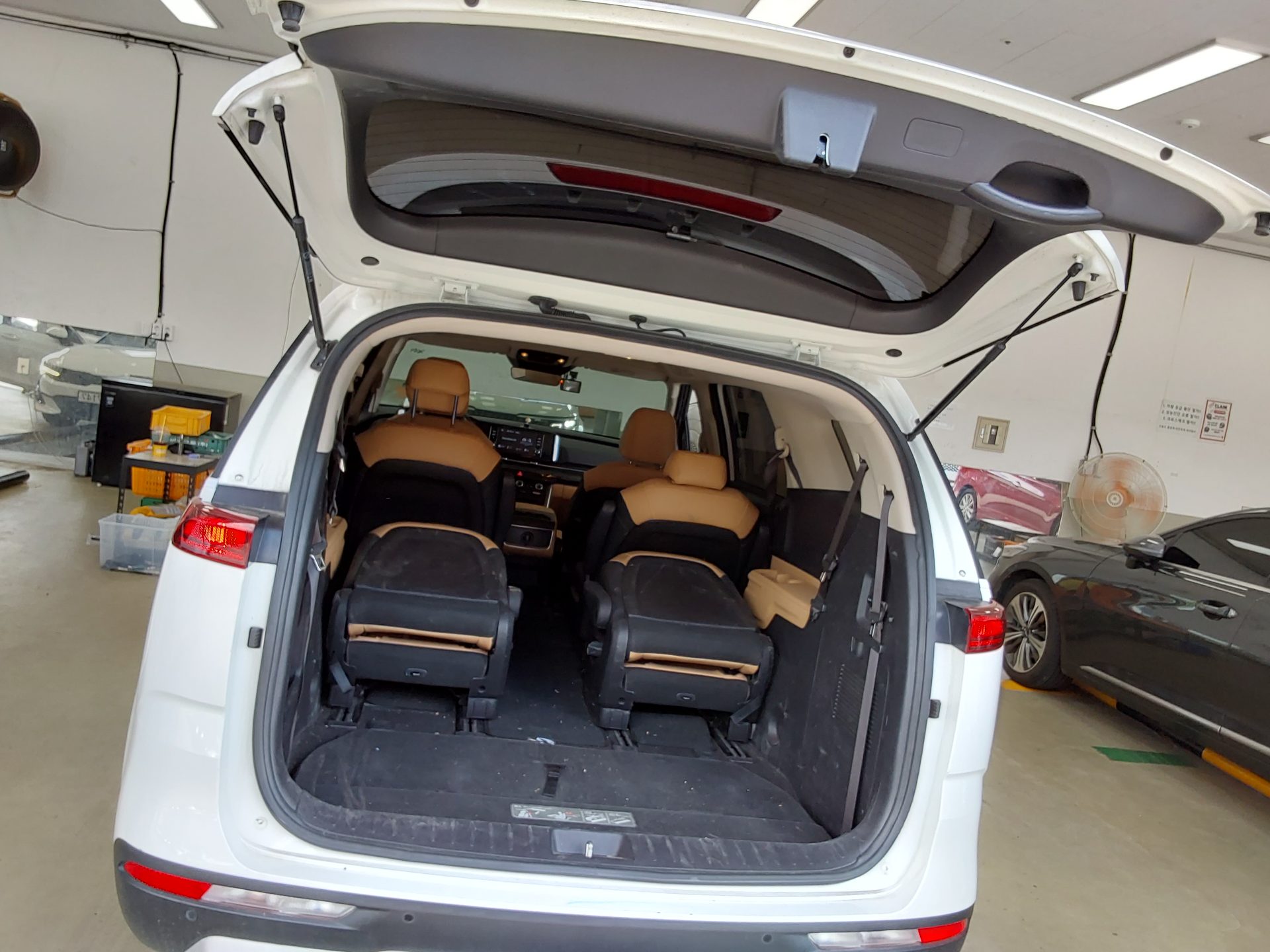 2023 - kia carnival