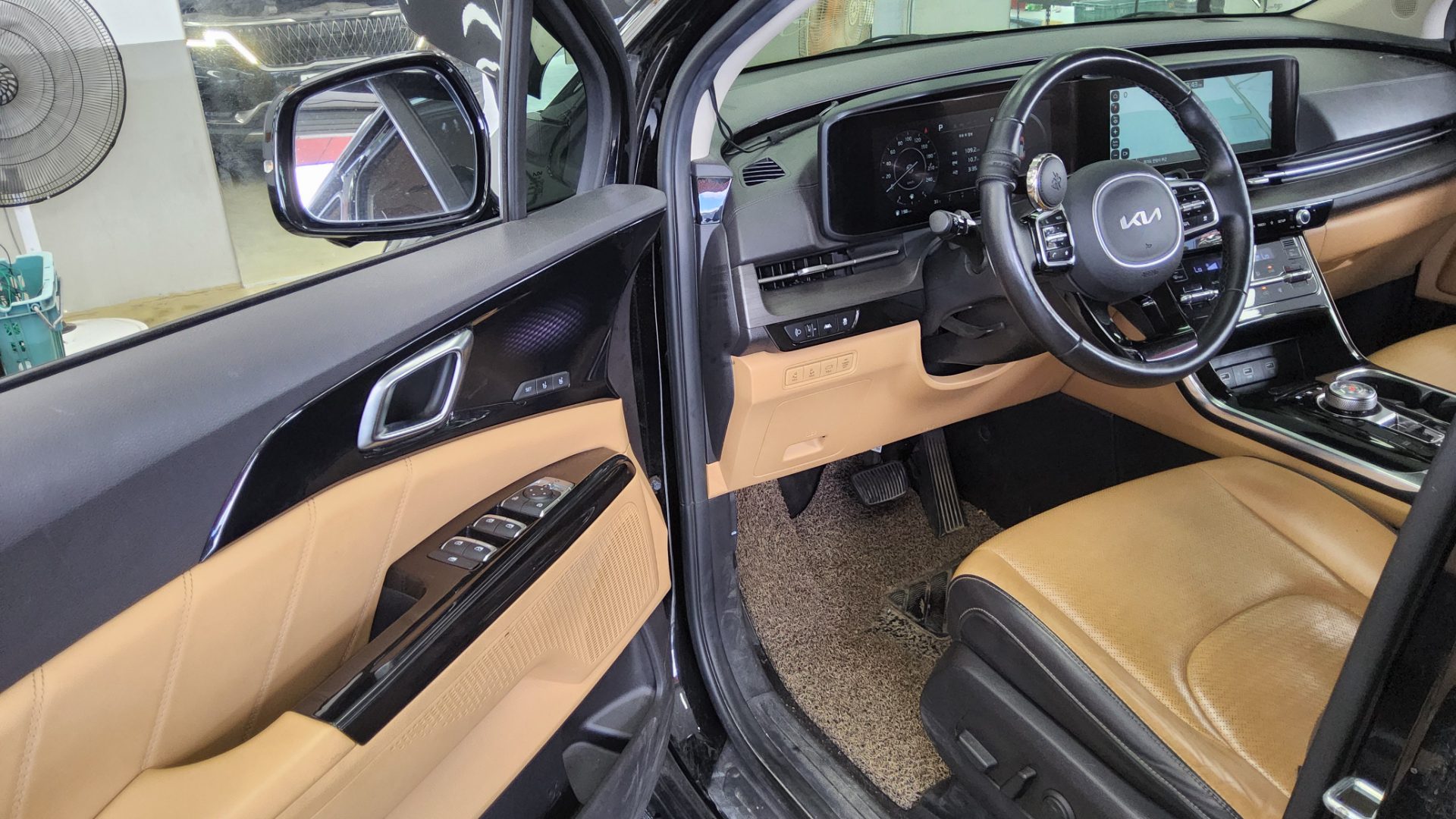 2022 - kia carnival