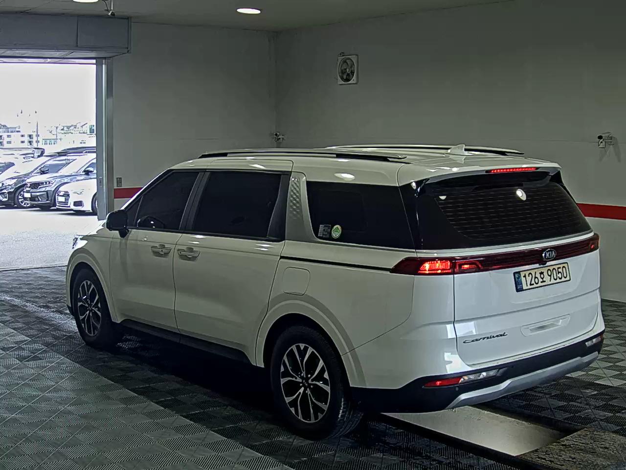 2021 - kia carnival