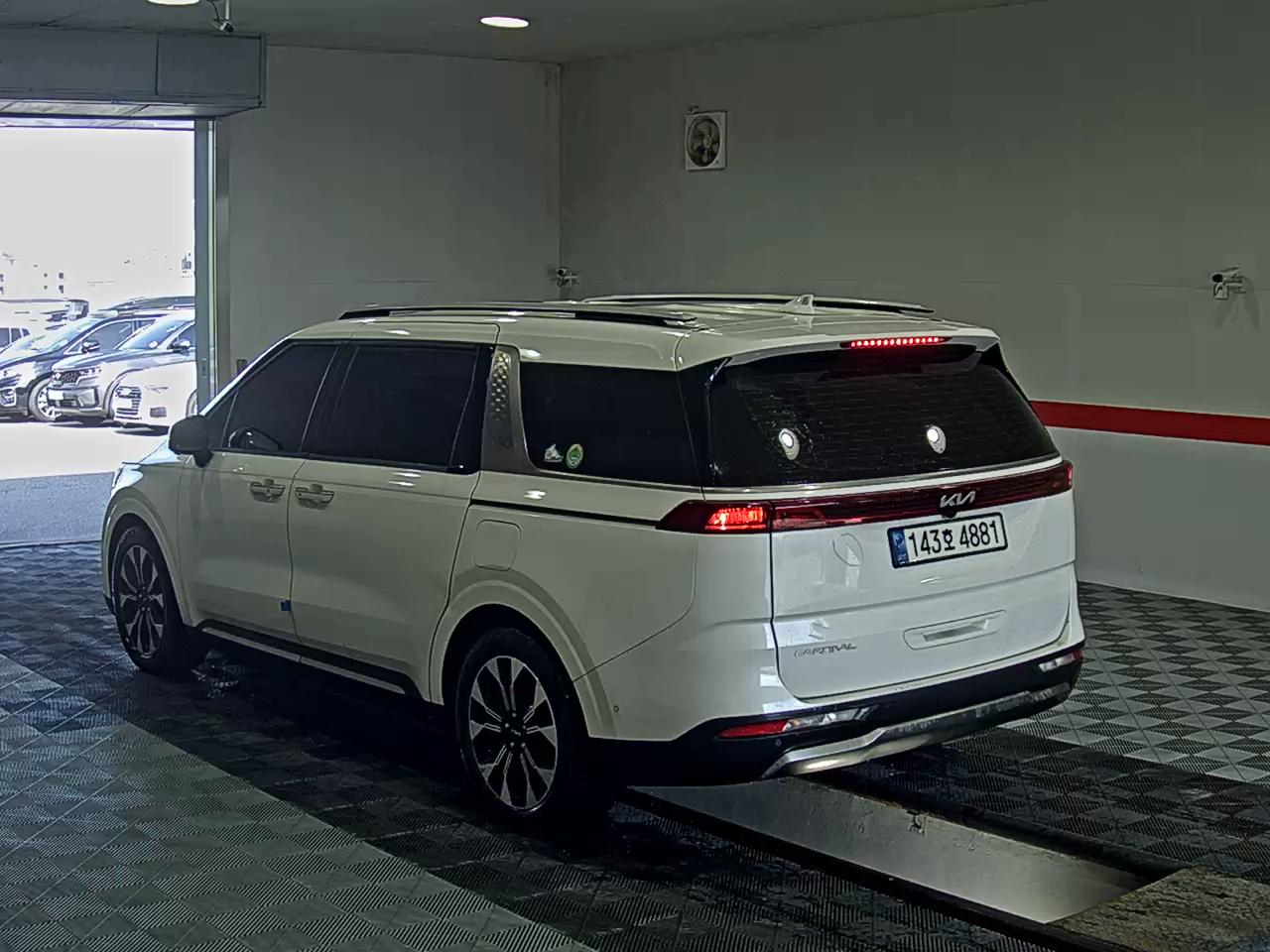 2023 - kia carnival