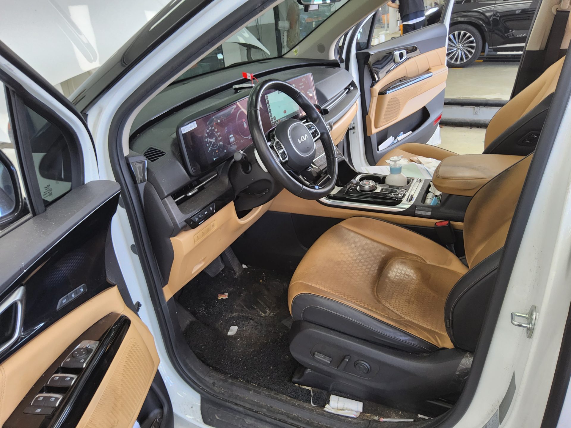 2023 - kia carnival