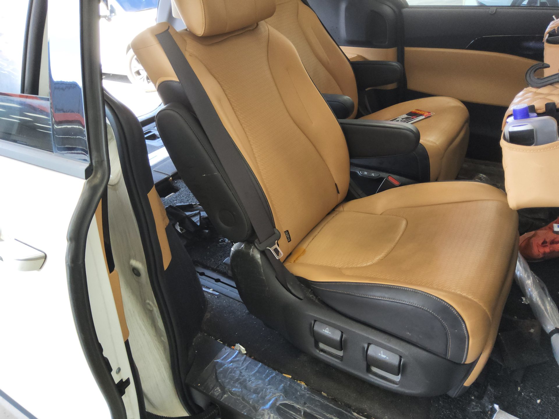 2023 - kia carnival
