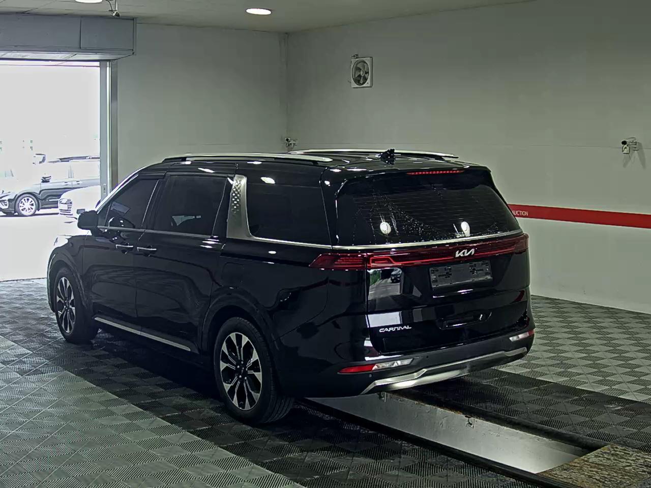 2023 - kia carnival